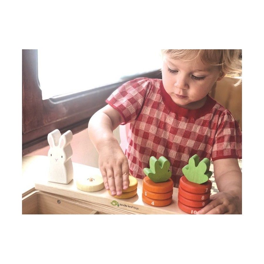 Tender Leaf Toys Drewniana zabawka - Królik i liczenie marchewek