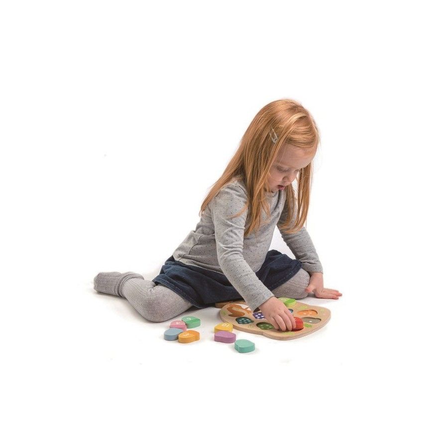 Tender Leaf Toys Wooden toy - the squirrel and the acorns