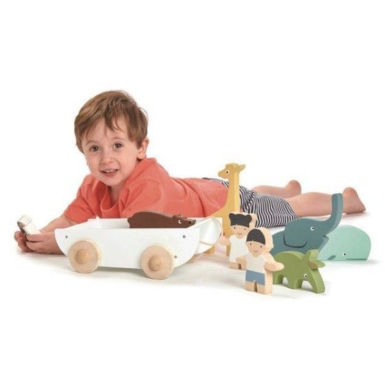 Tender Leaf Toys Дерев'яний корабель для потягування тварин