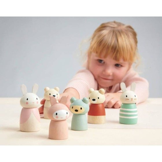 Tender Leaf Toys A set of figurines, bunnies