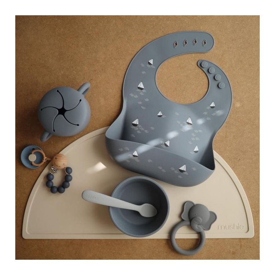 Mushie - śliniak silikonowy Boats - 810052464602
