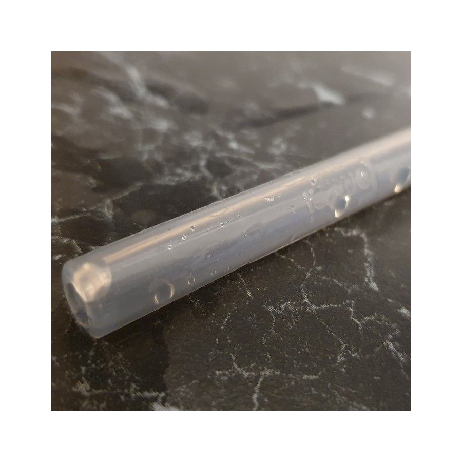 Fommi A multi-use straw in a GRAY box