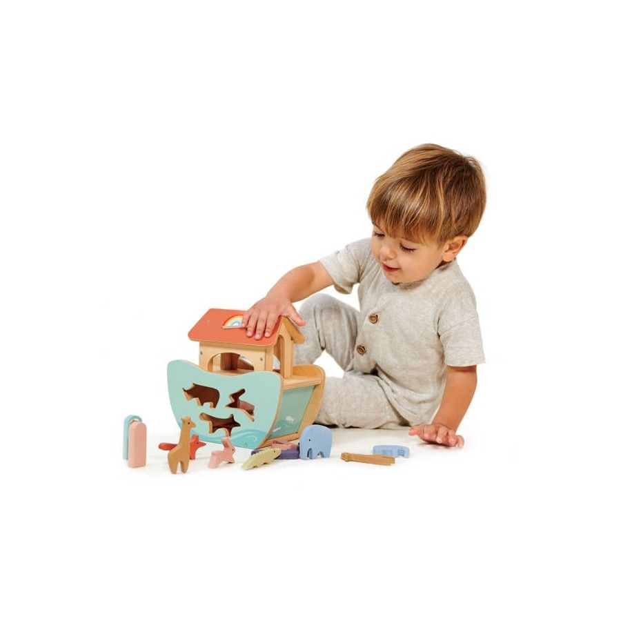 Tender Leaf Toys Un bateau en bois, une petite arche de Noé