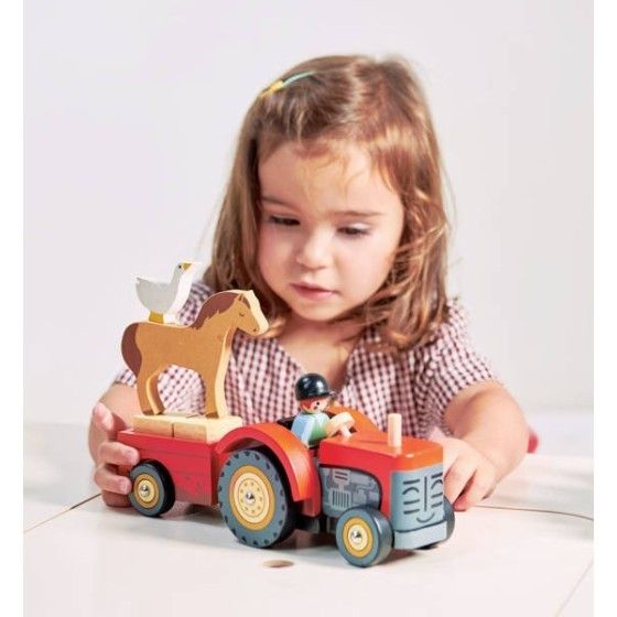 Tender Leaf Toys Fa traktor pótkocsival és kiegészítőkkel -