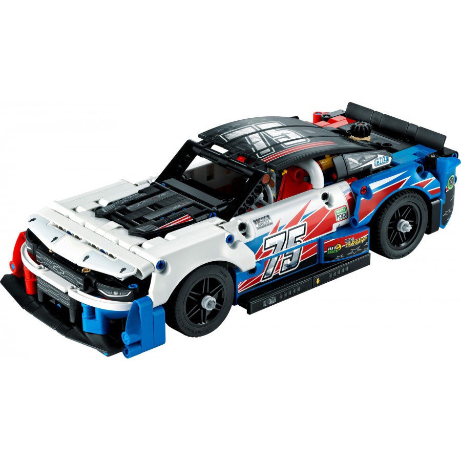 LEGO® Technic - Nowy Chevrolet Camaro ZL1 z serii NASCAR