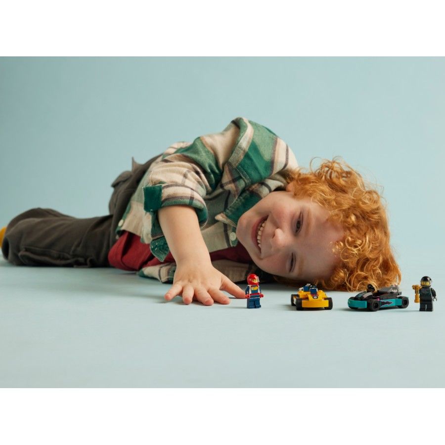 LEGO City 60400 Gokarty i kierowcy wyscigowi