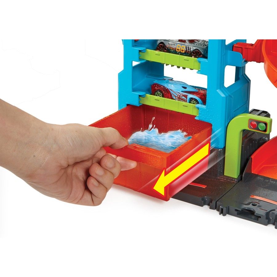 Hot Wheels Myjnia samochodowa Zakręcona megamyjnia HDP05