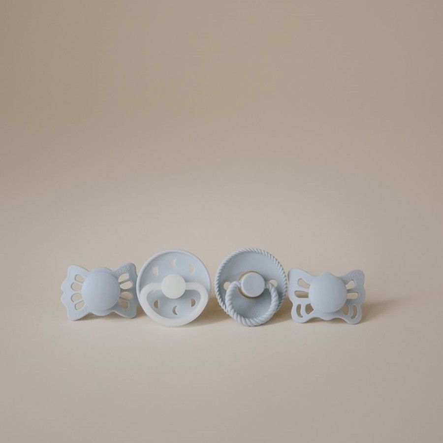 FRIGG Zestaw startowy: 4 smoczki uspokajające Moonlight Sailing Powder Blue