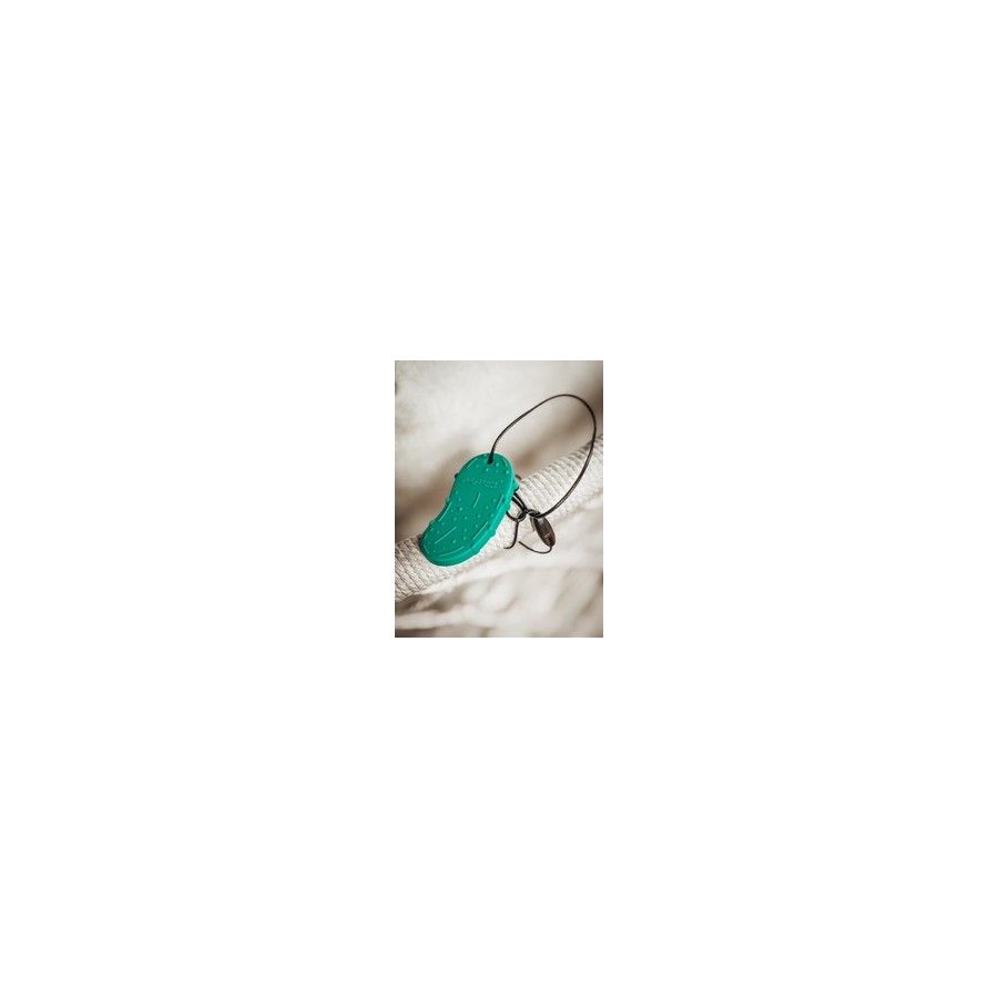 Jellystone, Gryzak terapeutyczny MEDIUM, antystresowy naszyjnik–PICKLE PENDANT