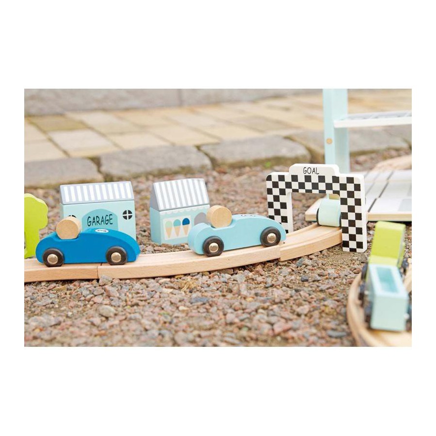 Jabadabado wooden racetrack of cars.