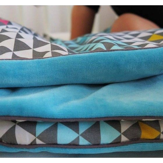 RŮŽOVÁ NO VÍCE TEPLÉ DEKA 70x90cm TROJÚHELNÍKY A TYRKYSOVÝ