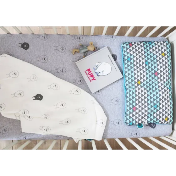 Pink no more 40x25cm triangle and turquoise whale