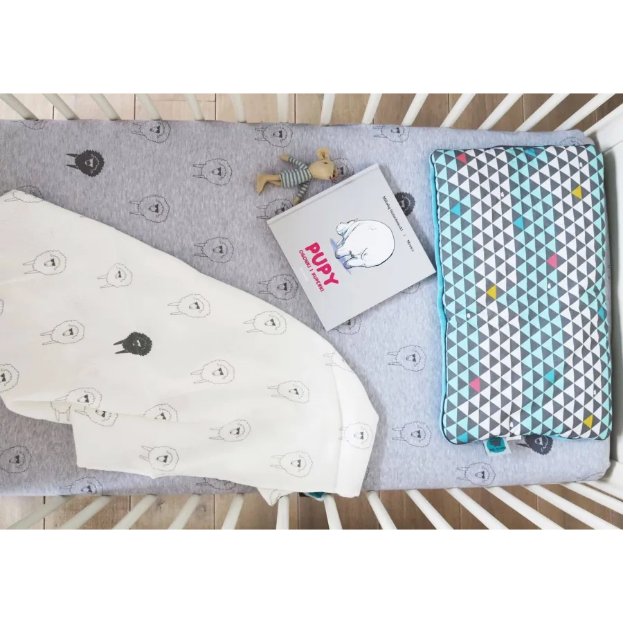 Pink no more 40x25cm triangle and turquoise whale