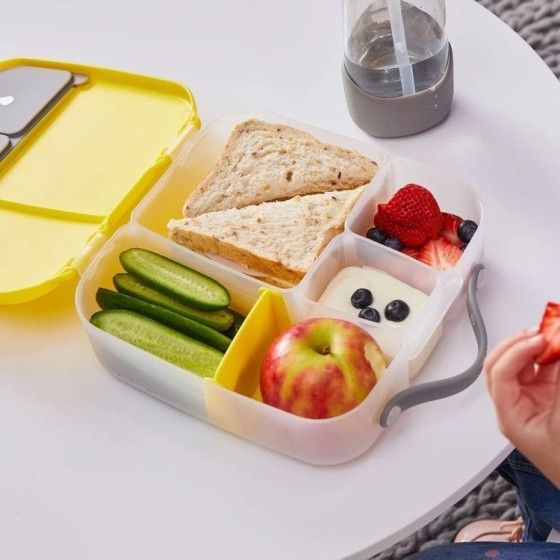 b.box Lunchbox Strawberry Shake