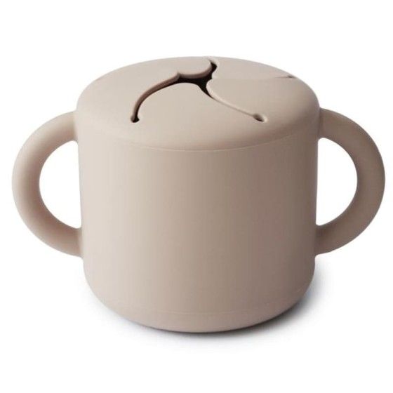 Mushie - Kubek niewysypek na przekąski SNACK CUP Shifting Sand