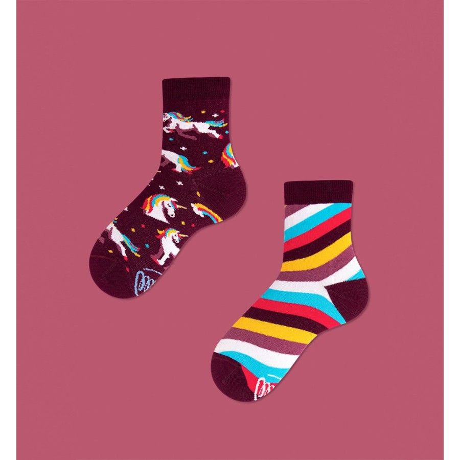 Many Mornings Kindersocken von The Unicorn Kids. 