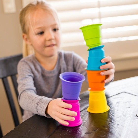 Fat Brain Toy Cup di Succhiabagno.