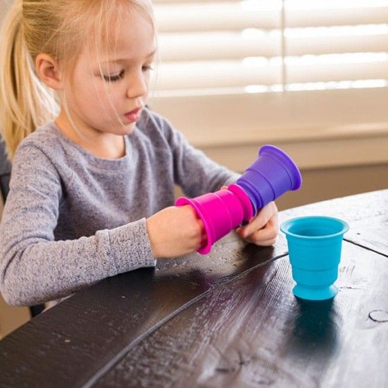 Fat Brain Toy Cup di Succhiabagno.